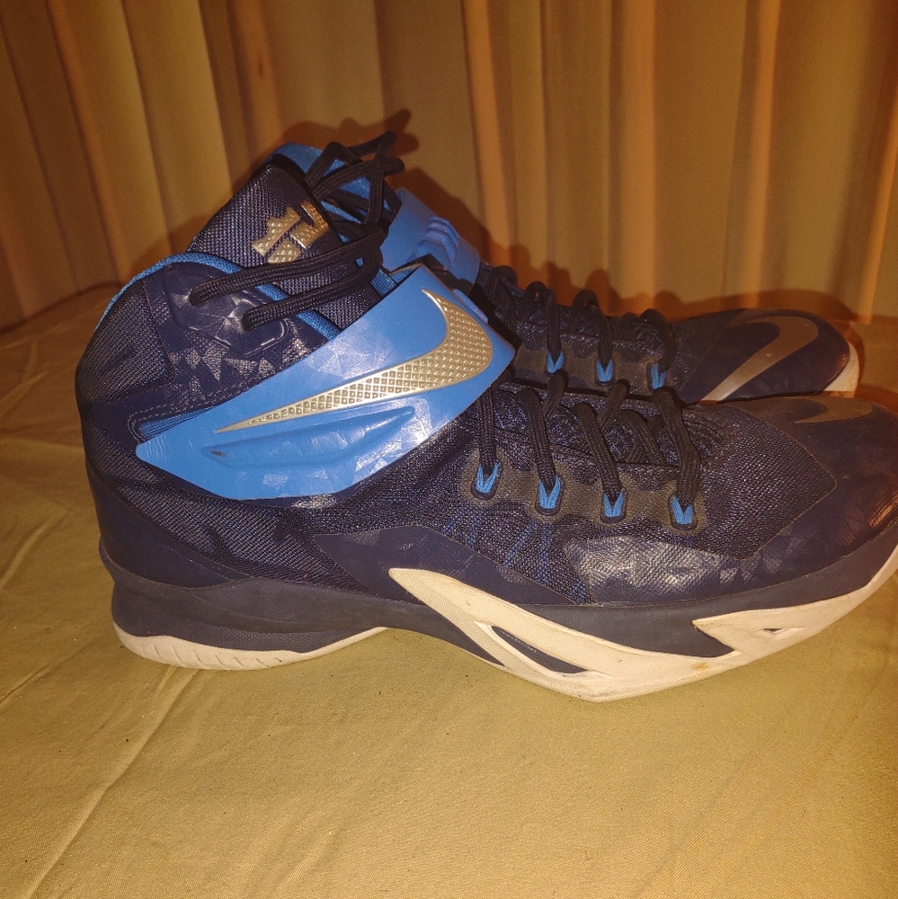 LeBron Zoom Soldier 8 'Midnight Navy' - Picture 2 of 7